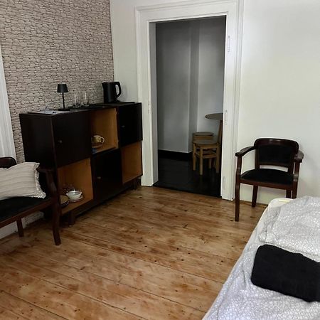 Utcara Nyilo Apartman 瓦茨 外观 照片