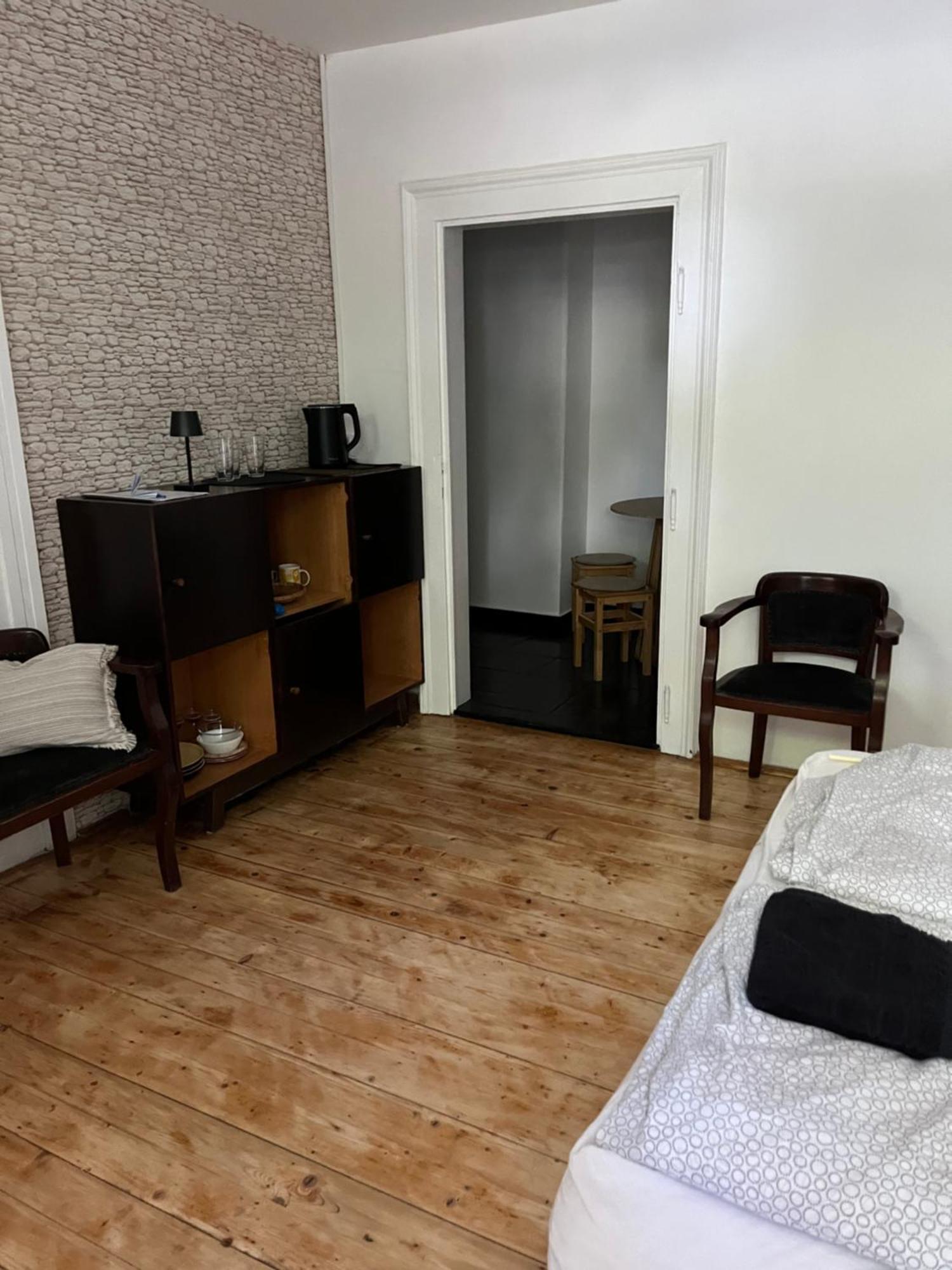 Utcara Nyilo Apartman 瓦茨 外观 照片